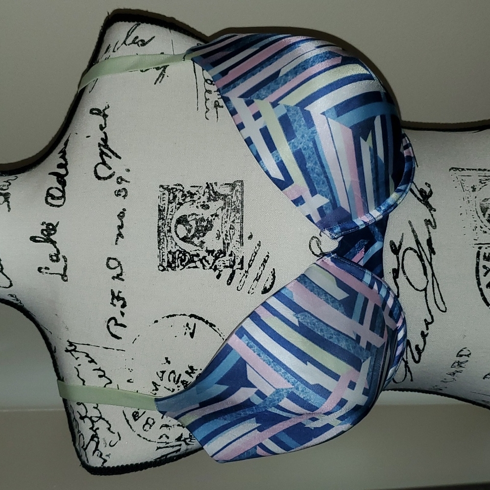 38D Victoria's Secret Lightly Lined Bra